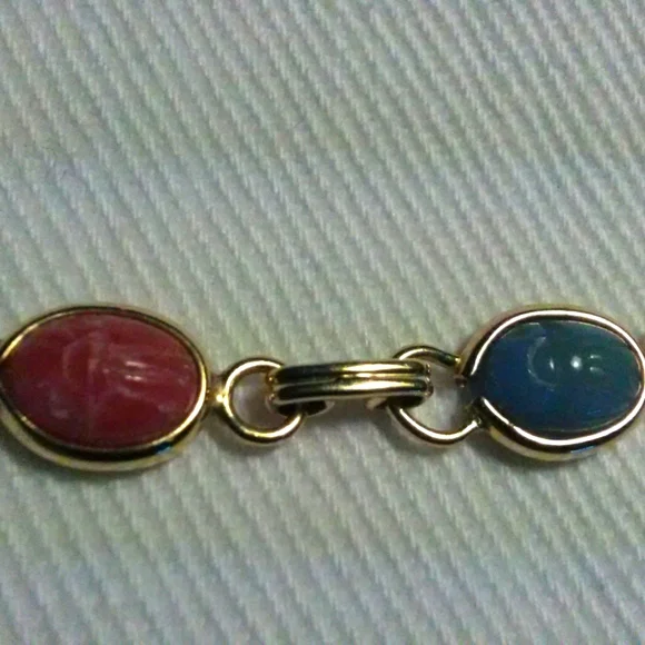 VINTAGE CARLA BEAUTIFUL 14 KT GOLD LINK BRACELET W DIFF. CARVED SCARAB GEMS 7" - Picture 5 of 12